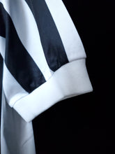 Carregar imagem no visualizador da galeria, Camisa Juventus Home 84/85 Retrô