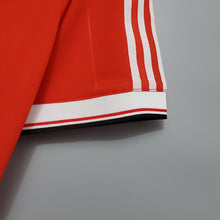 Carregar imagem no visualizador da galeria, Camisa Manchester United Home Retrô 83/84